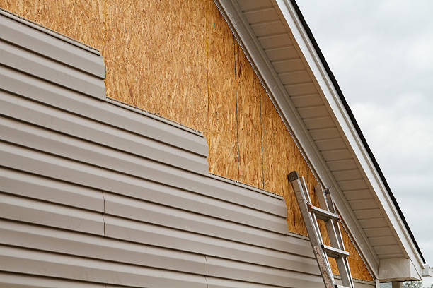 24/7 Emergency Vinyl Siding experts in Long Beach, IN
